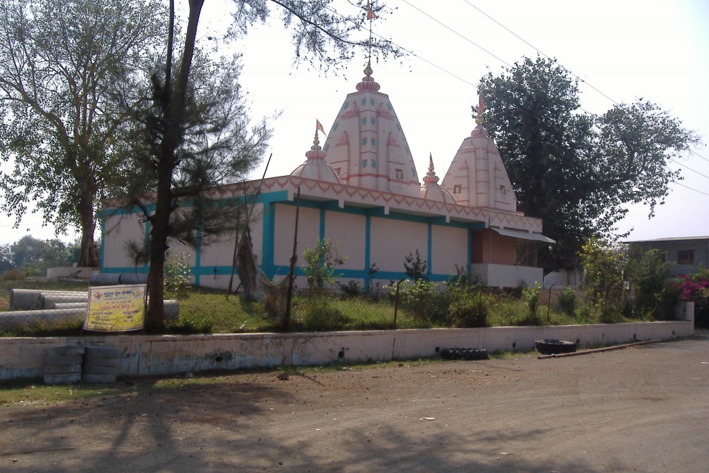 Temple in the Bus Stop Square with Tank one side